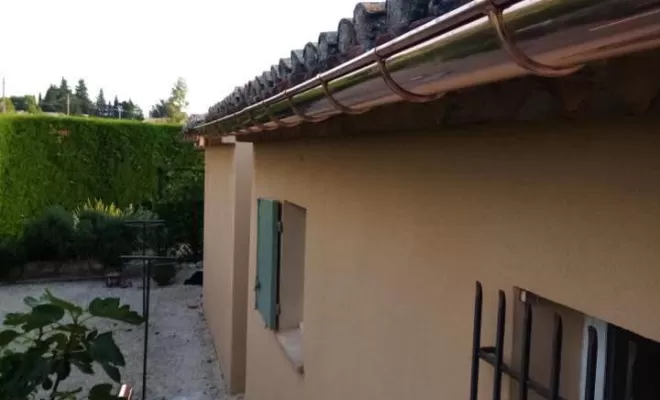 Pose de gouttière en cuivre à Montségur-sur-Lauzon